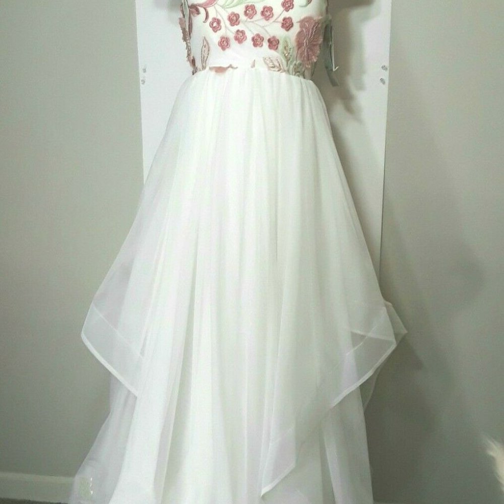 Sequin Hearts Embroidered Mesh Halter Gown Sz1 white dress prom party womens New